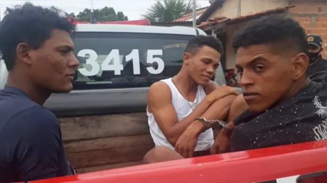 Imagem ilustrativa da notícia Trio é preso após sere flagrado pela PM embalando droga no interior do Pará