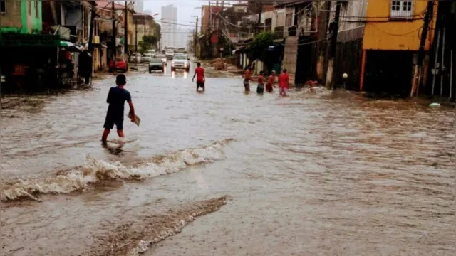 Imagem ilustrativa da notícia Chuva forte causa alagamentos em vários pontos de Belém 