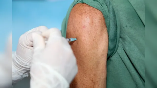 Imagem ilustrativa da notícia Internação de idosos cai 20% depois de início de vacinação no Brasil