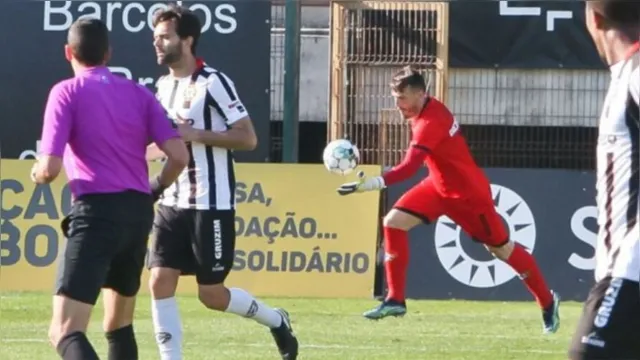 Imagem ilustrativa da notícia Goleiro marca gol inacreditável em Portugal. Veja o vídeo!