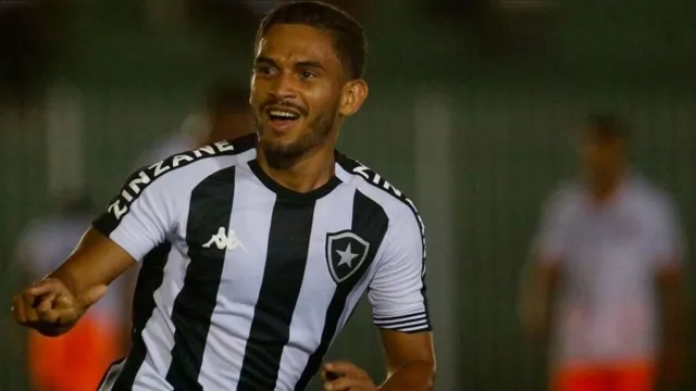 Imagem ilustrativa da notícia Paraense do Botafogo se emociona ao falar do gol da virada
