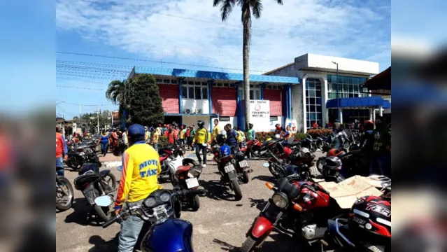 Imagem ilustrativa da notícia Mototaxistas protestam contra a Prefeitura de Abaetetuba