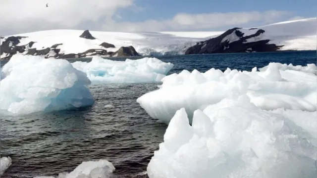Imagem ilustrativa da notícia Iceberg gigantesco se separa de placa de gelo na Antártida