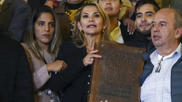 Imagem ilustrativa da notícia Ex-presidente
interina Jeanine Añez é presa na Bolívia
