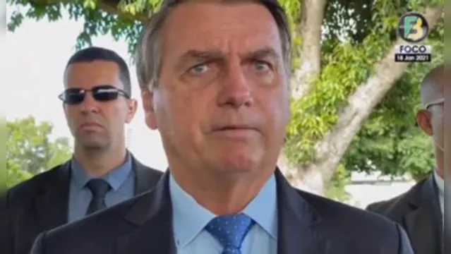Imagem ilustrativa da notícia Bolsonaro encerra entrevista após pergunta sobre 'rachadinha' de Flávio