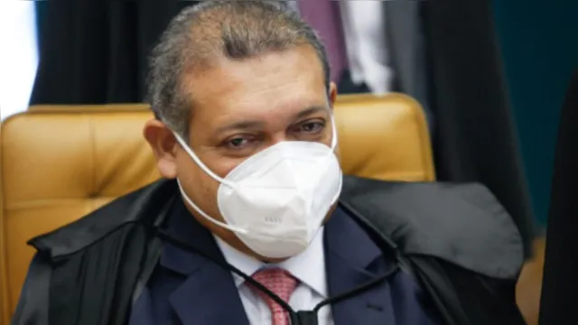 Imagem ilustrativa da notícia Ministro do STF libera cultos no pior momento da pandemia