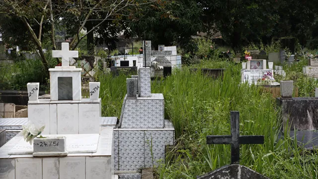 Imagem ilustrativa da notícia Brasil bate recorde negativo de mortes na pandemia: 2.598