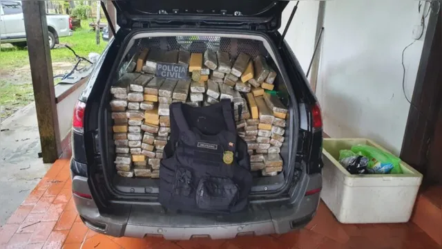 Imagem ilustrativa da notícia Venezuelano é preso com 300 tabletes de maconha em Outeiro