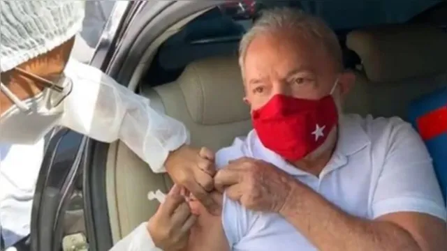 Imagem ilustrativa da notícia Lula é vacinado contra coronavírus e deputado federal afirma: 'tá on e vacinado'