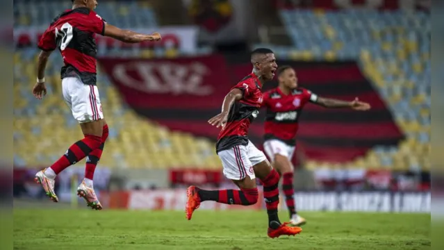 Imagem ilustrativa da notícia Flamengo vence Nova Iguaçu com golaço no fim do jogo; assista!