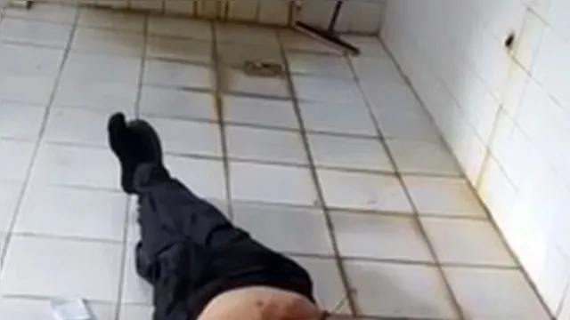 Imagem ilustrativa da notícia Vigilante é amordaçado e assassinado em banheiro de escola em Icoaraci; veja o vídeo!