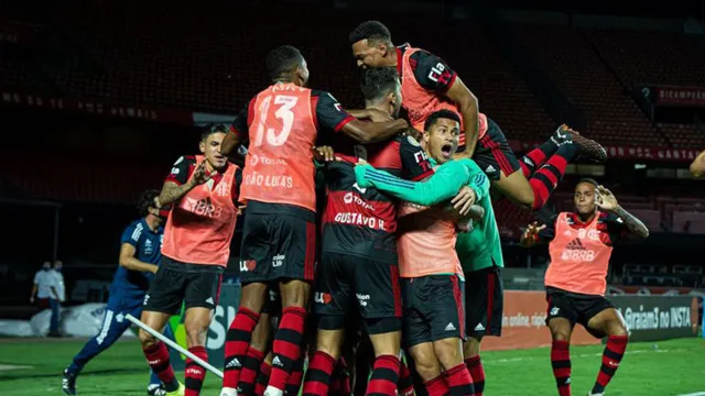 Imagem ilustrativa da notícia Superioridade
técnica leva Flamengo a título brasileiro em ano acidentado