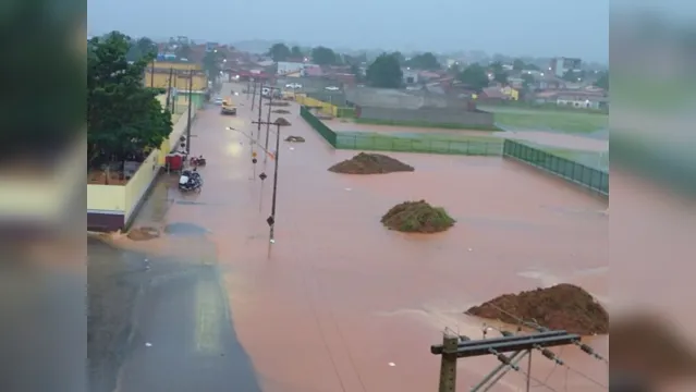 Imagem ilustrativa da notícia Tudo alagado: após forte chuva, Parauapebas amanhece embaixo d’água