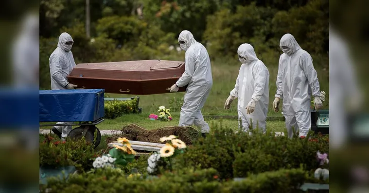 Imagem ilustrativa da notícia Brasil registra aumento de 11% em mortes por covid-19 em uma semana
