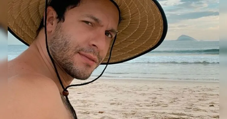 Imagem ilustrativa da notícia Como veio ao mundo! Ator sensualiza em foto reveladora