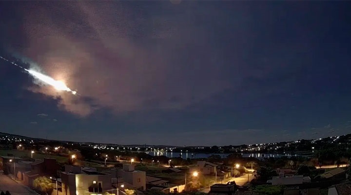 Queda de meteoro é novamente registrado no Sul do Brasil, veja o vídeo ...