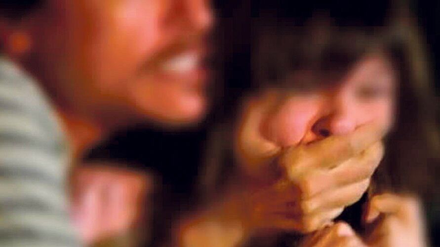 Foi a própria vítima quem compareceu à unidade para fazer a denúncia, acompanhada da avó. Foi a própria vítima quem compareceu à unidade para fazer a denúncia, acompanhada da avó.