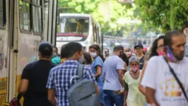 Rodoviários decidiram paralisar as atividades, alegando salários atrasados. Pelo menos 80 ônibus deixam de circular em Belém