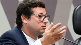 À Veja, Fabio Wajngarten disse que abriu as portas do Planalto aos diretores da Pfizer e que a gestão de Pazuello foi incompetente e ineficiente