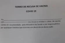 Documento que é assinado por pessoas que se recusam a receber vacina contra a Covid-19 em Esperança do Sul (RS)