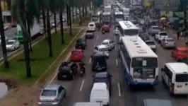 Os motoristas que precisam trafegar pela rodovia BR-316, sentido Belém, devem estar prontos para enfrentar pontos de lentidão no trânsito. 