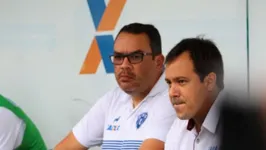 Wilton Bezerra (na esquerda, ao lado de dado Cavalcanti) foi auxiliar do ex-treinador bicolor