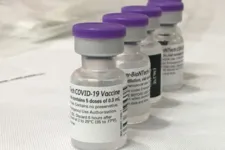 Essa é a única vacina no Brasil que pode ser aplicada em menores de 18 anos.