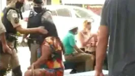 Imagem ilustrativa da notícia Vídeo: PM é flagrada dando tapas no rosto de mulher em MG