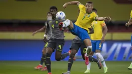 Richarlison abriu o placar após assistência de Neymar, que também marcou