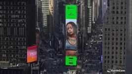 Dricka em telão na Times Square