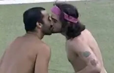 Apesar de ter beijado Gil, parece que o foco de Fiuk é Juliette.