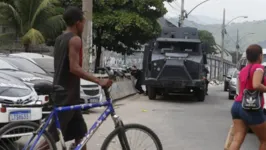 A polícia não esclareceu a dinâmica das mortes e disse apenas que os confrontos ocorreram por toda a comunidade