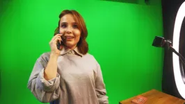Larissa durante a gravação de campanha da Lari Cel