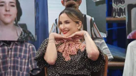 Postura "gratiluz" de Claudia Leitte no Altas Horas foi alvo de críticas 