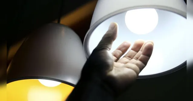 Imagem ilustrativa da notícia Corte de luz por inadimplência continua proibido pela Aneel