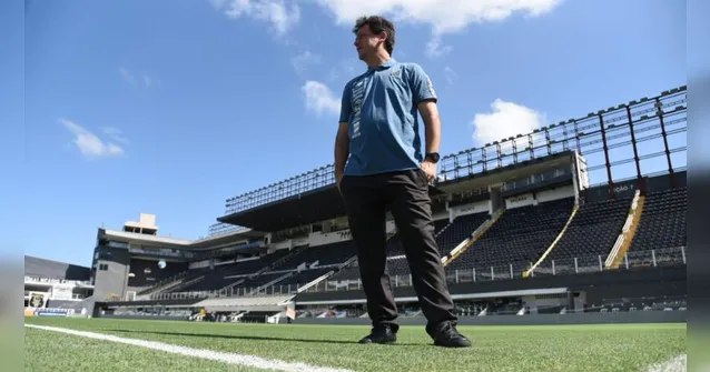 Imagem ilustrativa da notícia Vídeo: Novo treinador do Santos é só elogios à equipe