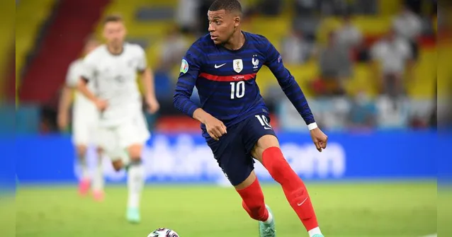 Imagem ilustrativa da notícia França vence Alemanha com gol contra na Eurocopa