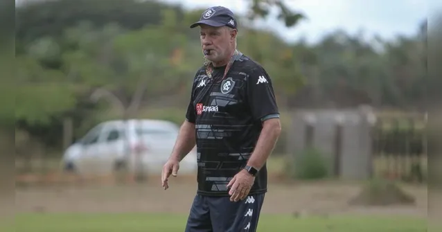 Imagem ilustrativa da notícia Bonamigo fica na "bronca" com arbitragem de jogo contra Tuna