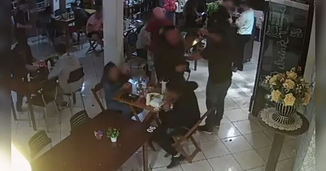 Imagem ilustrativa da notícia Tiroteio em restaurante deixa dois mortos