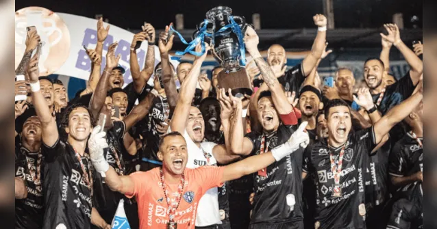 Imagem ilustrativa da notícia Paysandu expõe taça de campeão em lojas Lobo