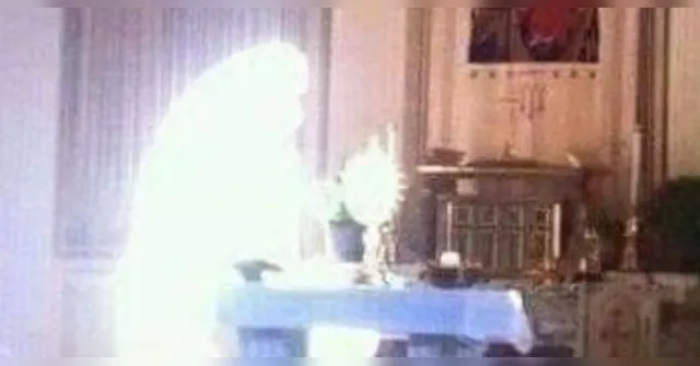 Imagem ilustrativa da notícia Aparição de "Mulher de luz" é captada em Igreja 