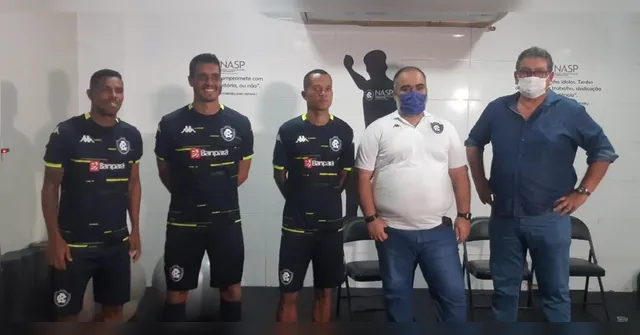 Imagem ilustrativa da notícia Troféu Camisa13 premia elenco do Clube do Remo