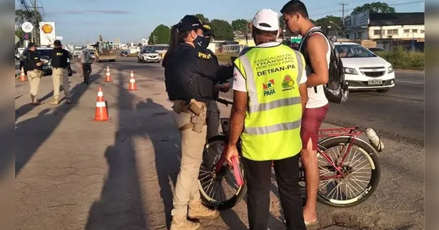 Imagem ilustrativa da notícia Ação orienta ciclistas sobre riscos de acidentes no Pará