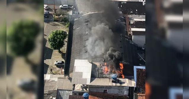 Imagem ilustrativa da notícia Incêndio atinge residência nos fundos de loja em Belém