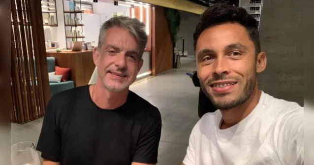Imagem ilustrativa da notícia Primo gay de Bolsonaro morre de covid-19