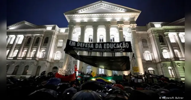 Imagem ilustrativa da notícia Universidades não terão dinheiro para chegar ao fim do ano