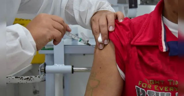 Imagem ilustrativa da notícia Profissionais de Enfermagem recebem segunda dose de vacina