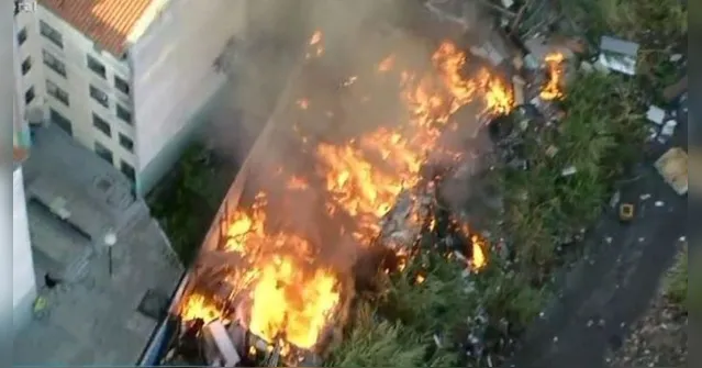Imagem ilustrativa da notícia Incêndio de grande proporção atinge comunidade