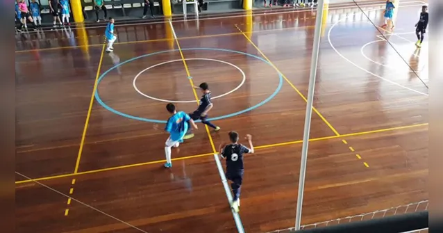 Imagem ilustrativa da notícia Confusão acaba suspendendo semifinais do Torneio de Futsal