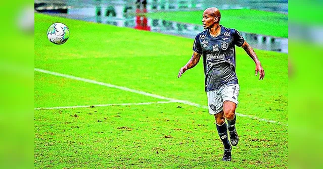 Imagem ilustrativa da notícia Lateral desfalca o Remo e é dúvida para estreia na Série B